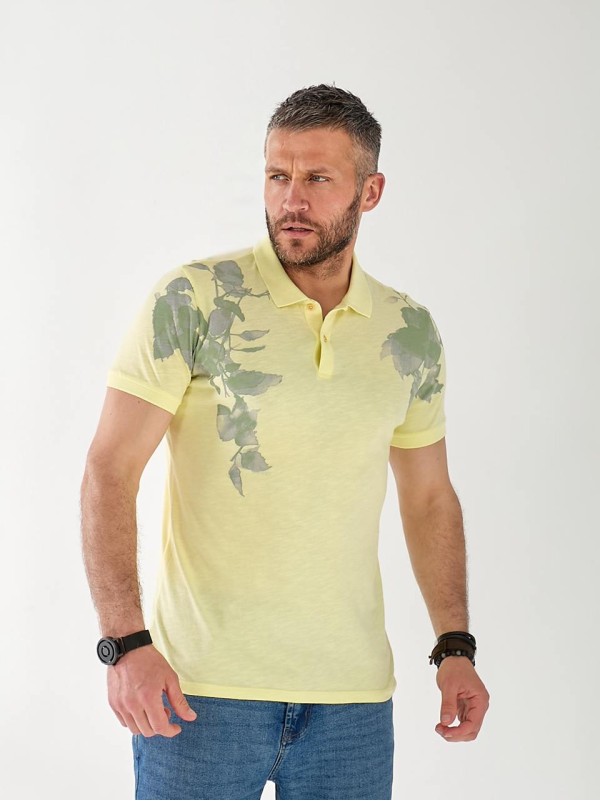 Мужская футболка поло с цветами желтого цвета