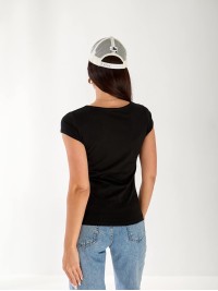 Женская футболка с большой горловиной черного цвета