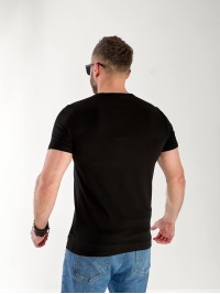 Мужская базовая футболка черного цвета