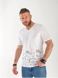 Футболка чоловіча з малюнком білого кольору