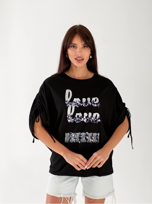 Женская футболка с пайетками черного цвета