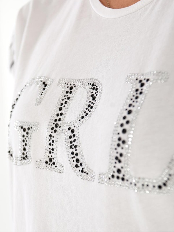 Женская футболка со стразами белого цвета