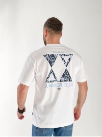 Чоловіча футболка з написом на спині білого кольору