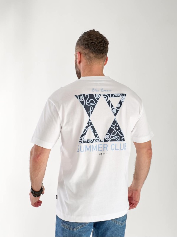 Чоловіча футболка з написом на спині білого кольору