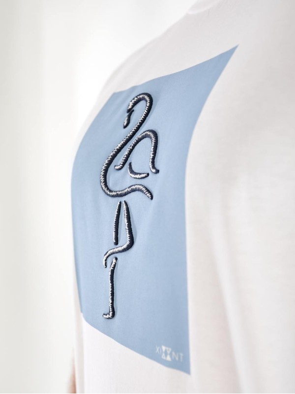 Мужская базовая футболка с рисунком белого цвета