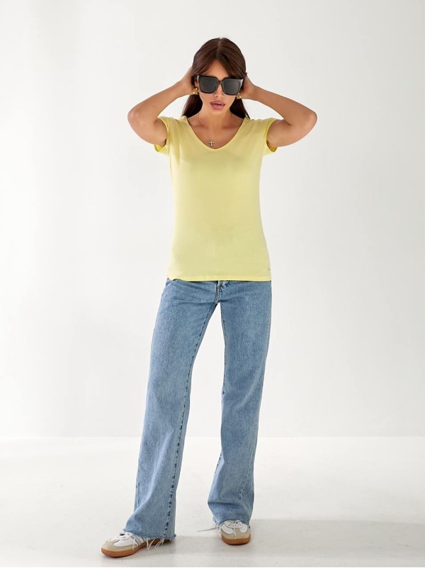 Базова жіноча футболка жовтого кольору
