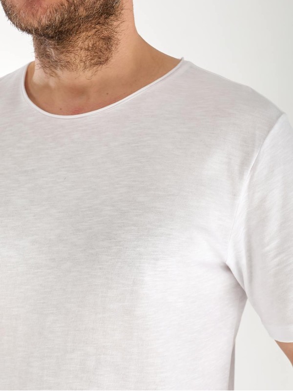 Чоловіча базова футболка бiлого кольору