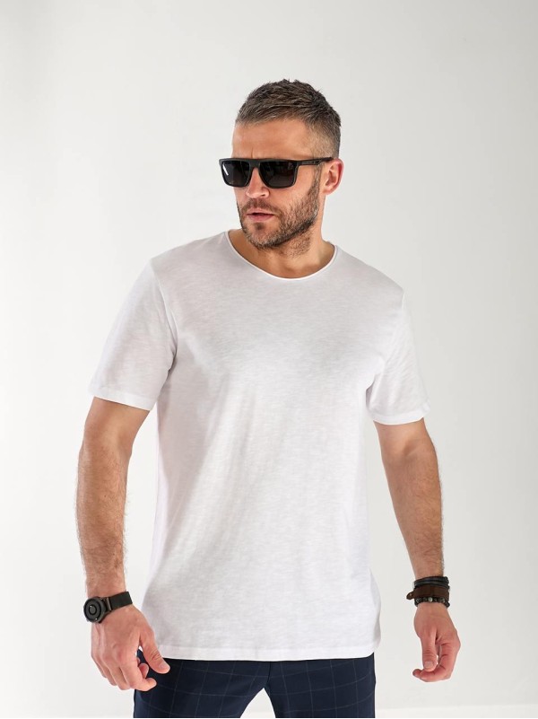 Чоловіча базова футболка бiлого кольору