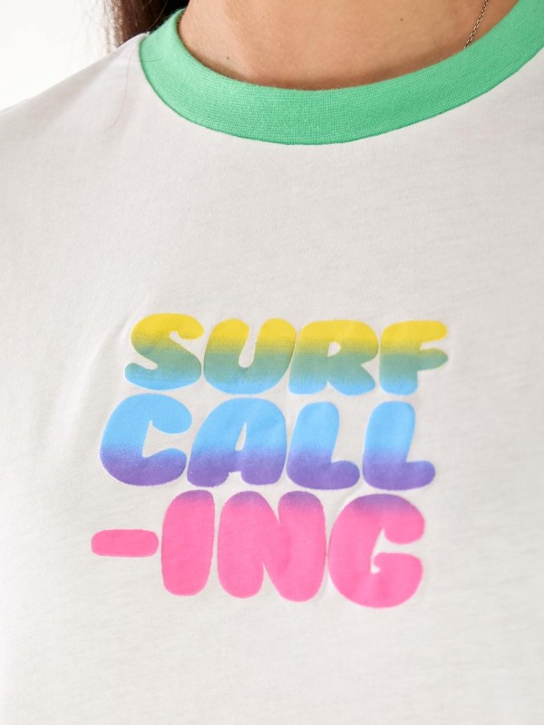 Жіноча яскрава футболка з написом бiлого кольору