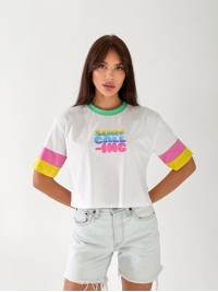 Жіноча яскрава футболка з написом бiлого кольору