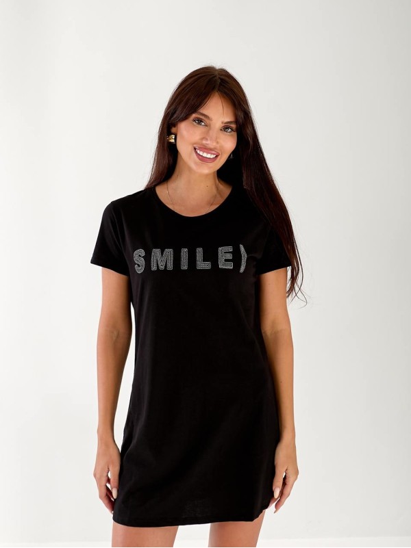 Легкое платье-футболка с надписью черного цвета