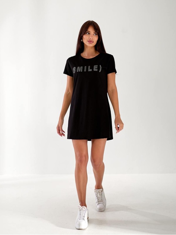 Легке плаття-футболка з надписю чорного кольору