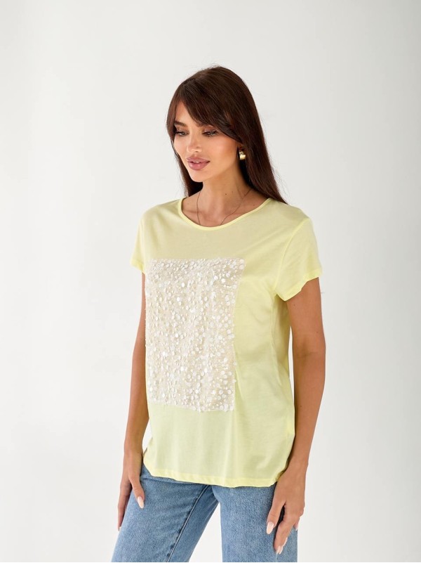 Женская футболка с пайетками желтого цвета