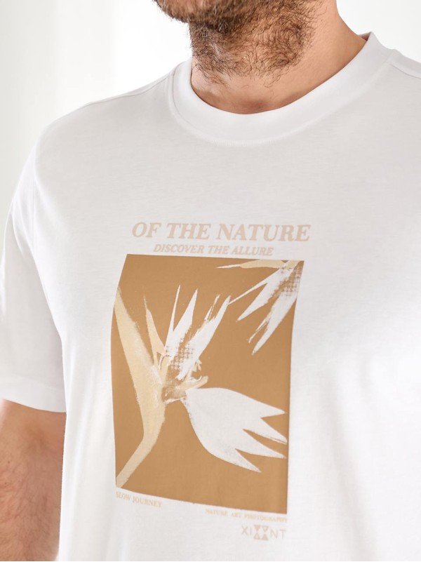 Мужская футболка  с рисунком белого цвета