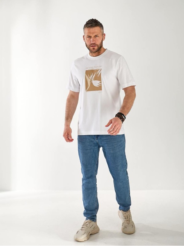 Мужская футболка  с рисунком белого цвета