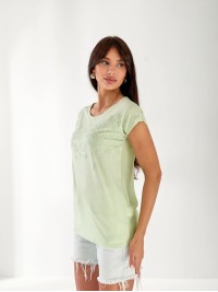 Женская футболка с рисунком салатового цвета