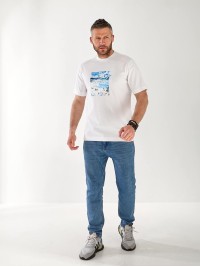 Мужская футболка  с картинкой белого цвета