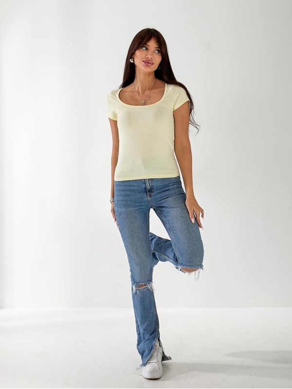 Жіноча базова футболка жовтого кольору