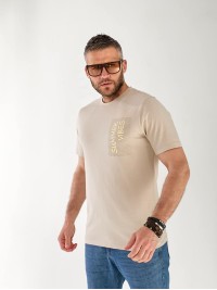 Мужская футболка  с надписью бежевого цвета