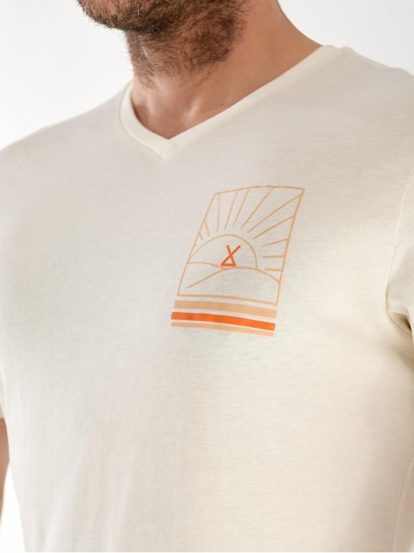 Мужская футболка  с узором бежевого цвета