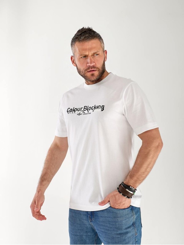 Чоловіча футболка з написом білого кольору