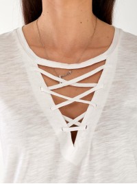 Жіноча футболка з зав'язками білого кольору