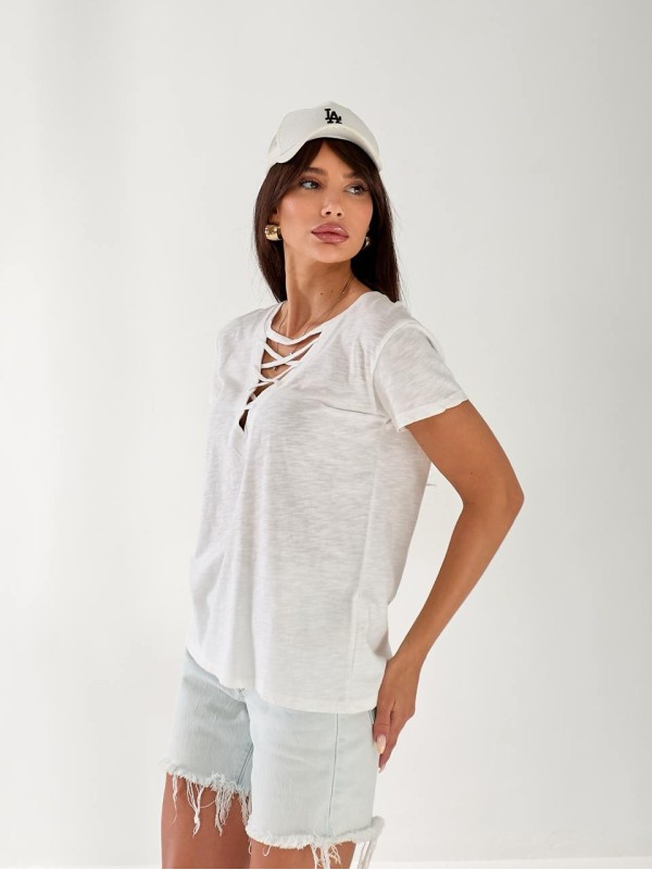 Жіноча футболка з зав'язками білого кольору