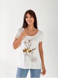 Женская футболка с рисунком белого цвета