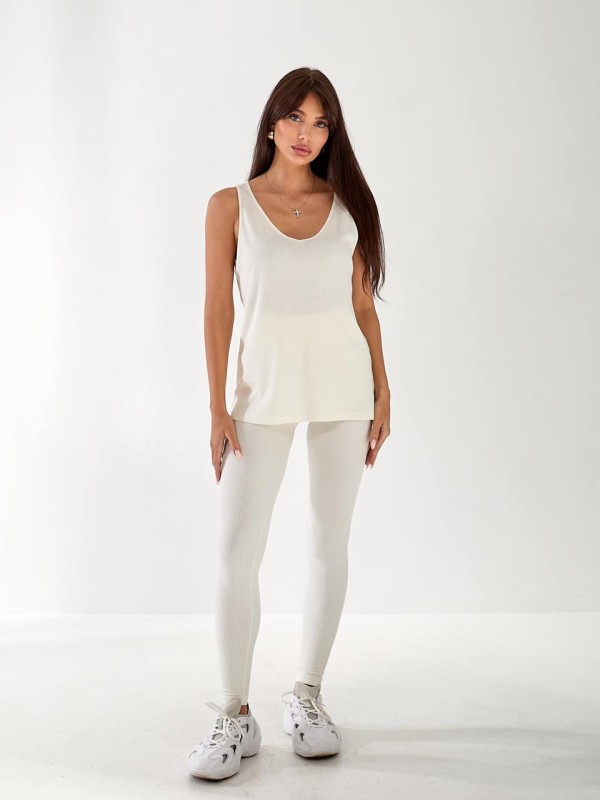 Майка базова жіноча в рубчик білого кольору