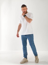 Чоловіча футболка з написом білого кольору