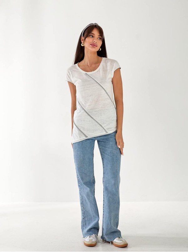 Жіноча базова футболка зі смужкою білого кольору