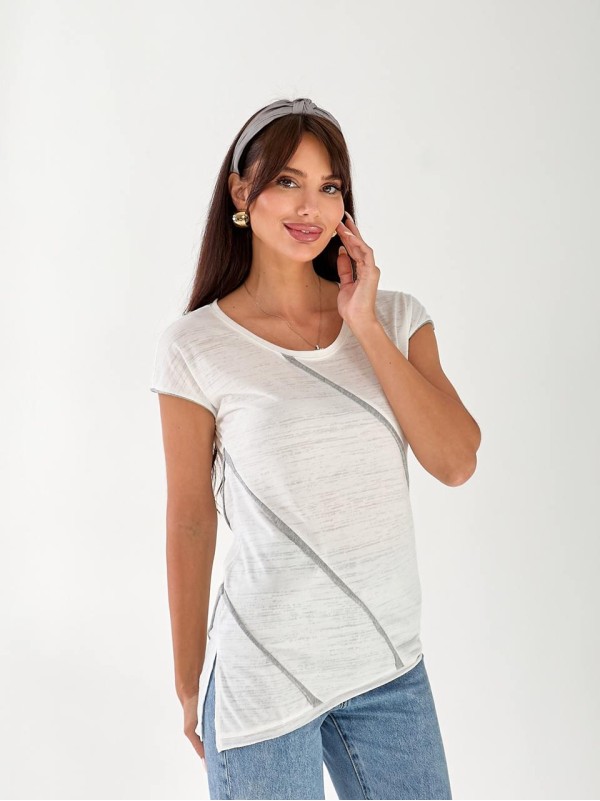 Жіноча базова футболка зі смужкою білого кольору