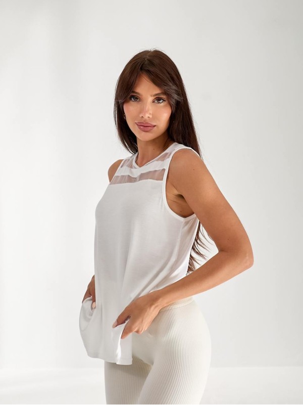 Жіноча футболка з сіткою білого кольору