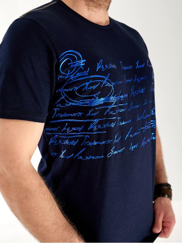 Чоловіча футболка з написом синього кольору