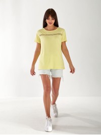 Жіноча футболка з візерунками жовтого кольору