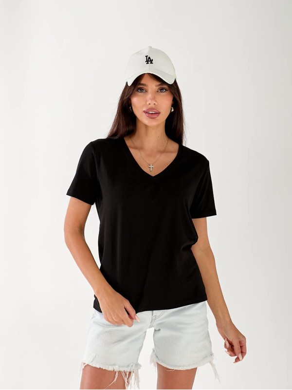 Жіноча футболка з вирізом чорного кольору