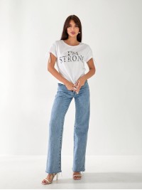 Жіноча футболка з написом бiлого кольору