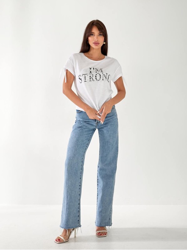 Жіноча футболка з написом бiлого кольору