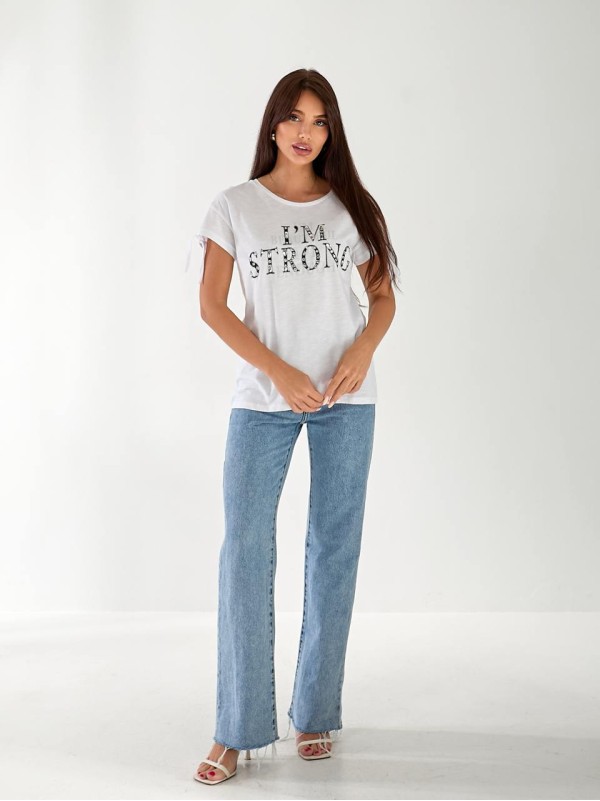 Жіноча футболка з написом бiлого кольору