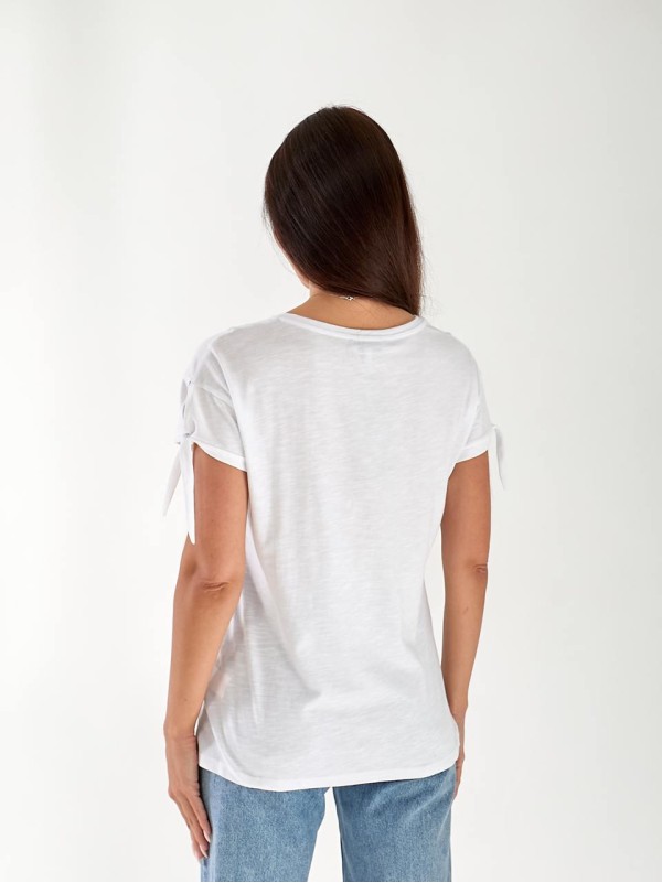 Жіноча футболка з написом бiлого кольору