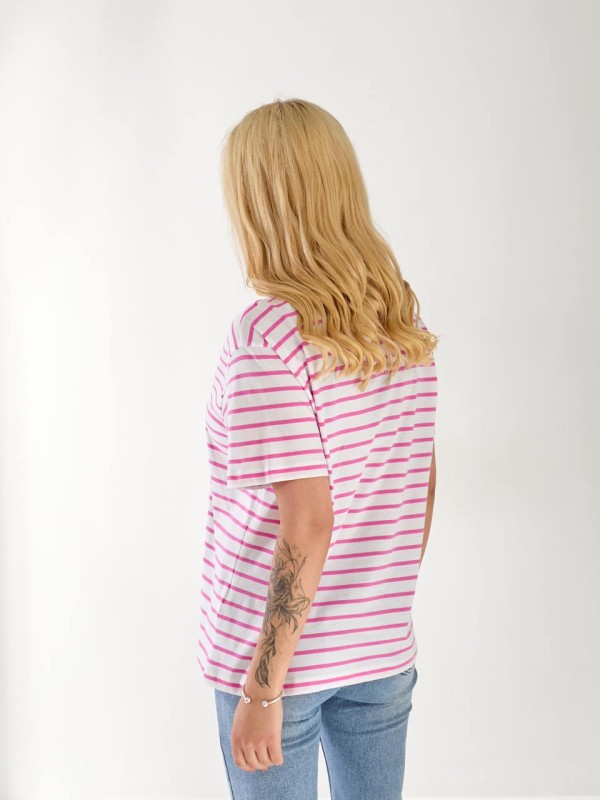 Женская базовая футболка в полоску белого цвета