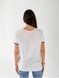 Жіноча футболка з малюнком бiлого кольору