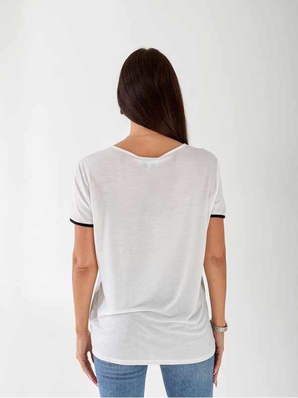 Жіноча футболка з малюнком бiлого кольору