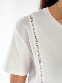 Жіноча футболка з сіточкою з боків білого кольору